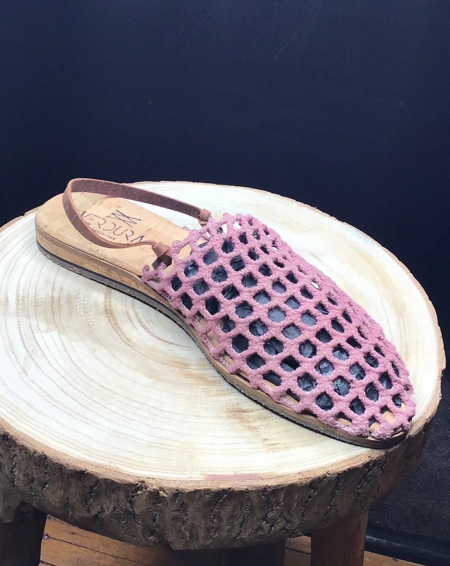 Recycled fishing net sandals  -berry