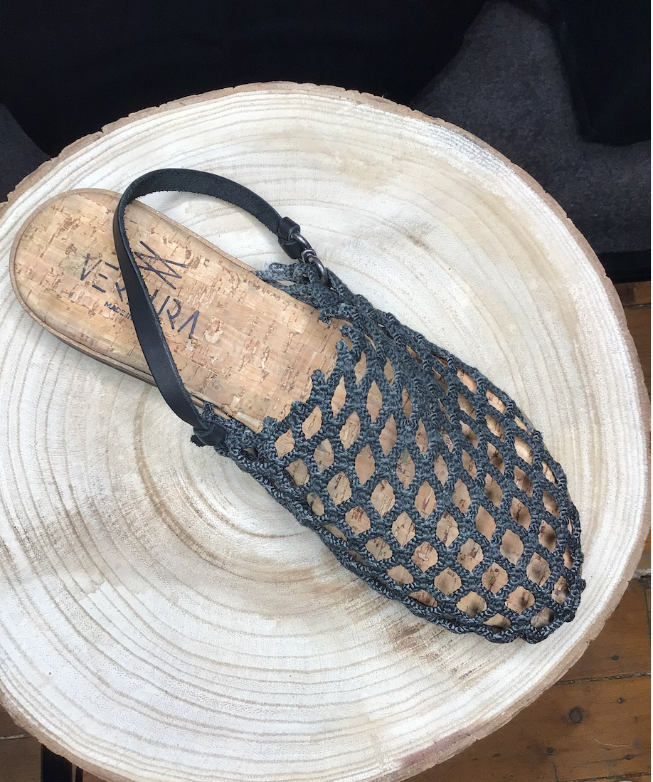 Recycled fishing net sandals -ink