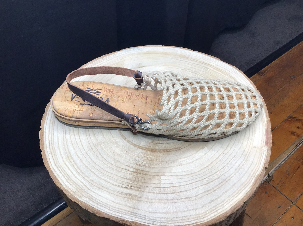 Recycled fishing net sandals  -natural